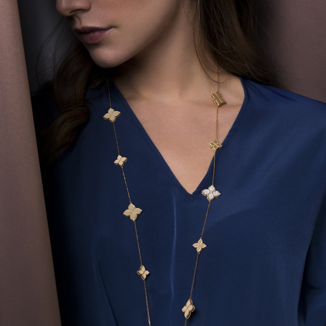 PRINCESS FLOWER NECKLACE WITH DIAMONDS Roberto Coin